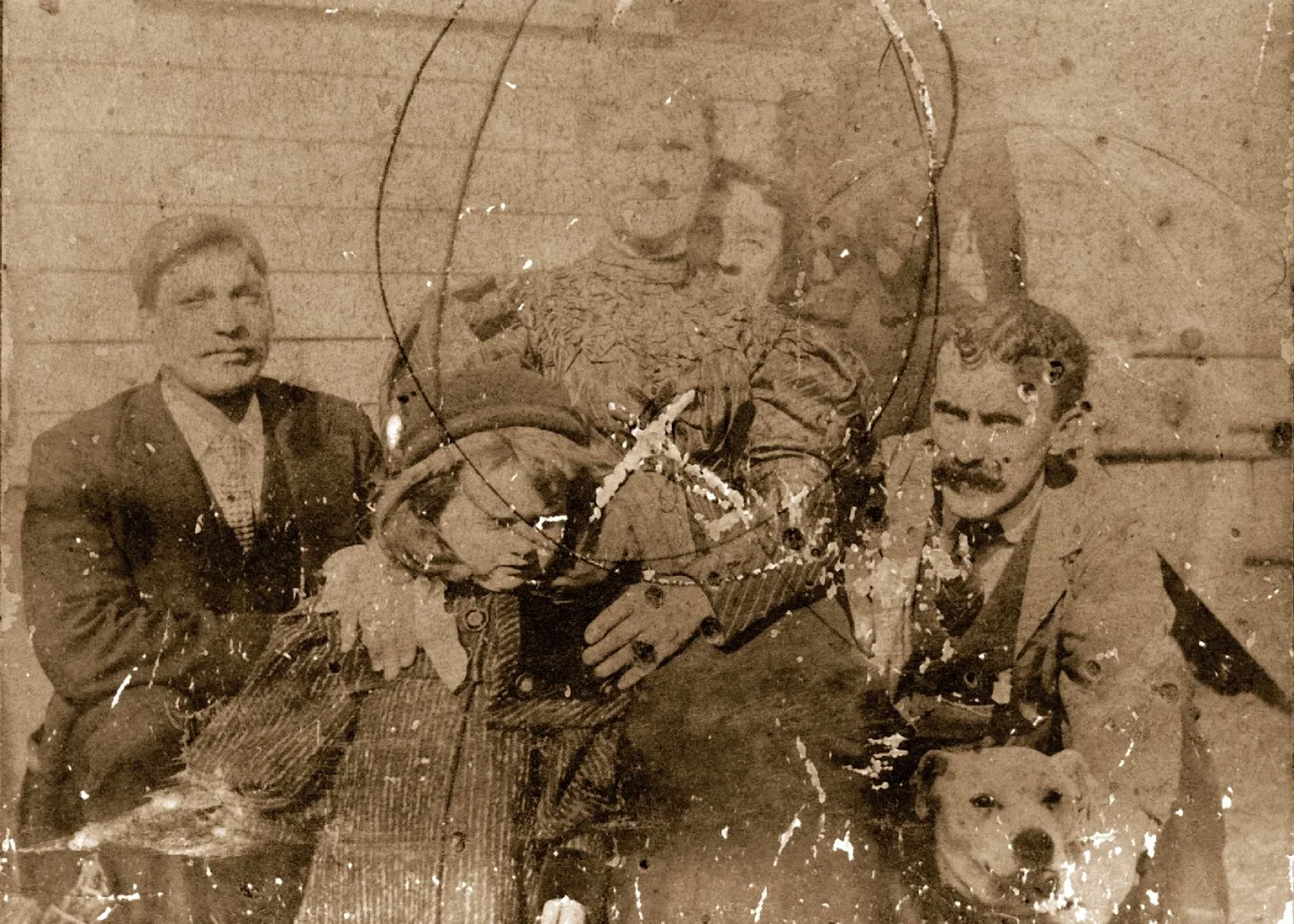 Thomas Burnside Thompson, Catherine Winifred Hillery, Thomas Austin Hillery, Mary O;Donnell Hillery in center, probably Mary Augusta Hillery clinging to her and Margaret Hillery standing in background. 